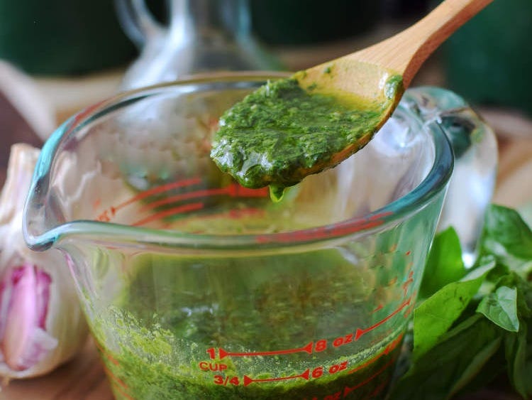 vinagreta de albahaca y cilantro