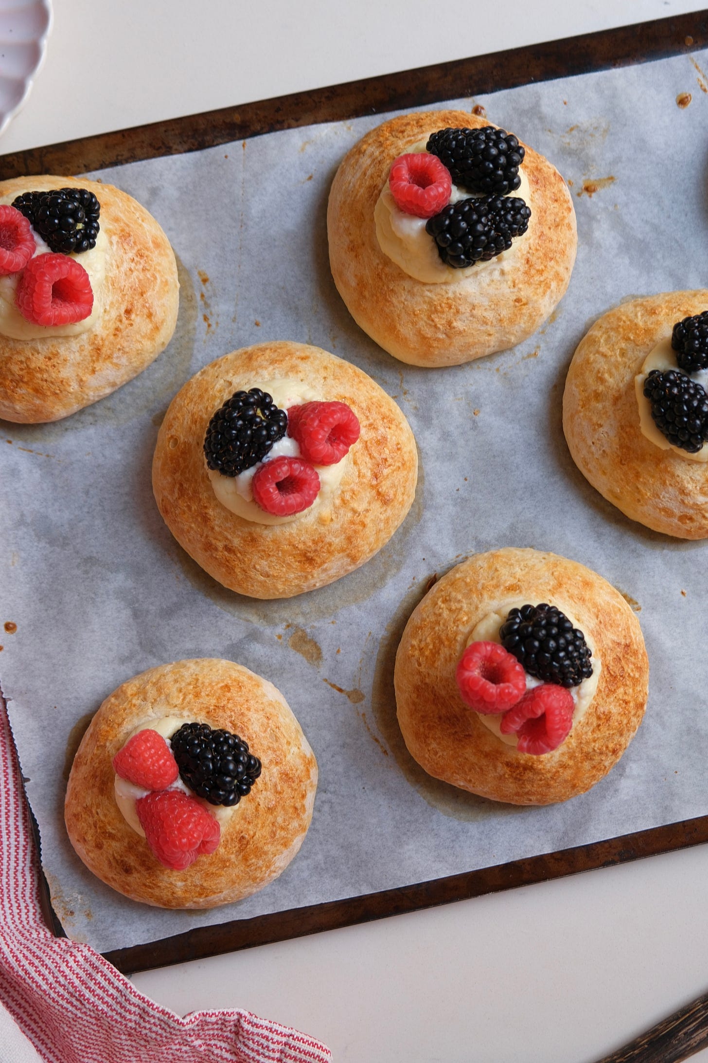 Gluten-Free Cottage Cheese Buns with Fresh Berries Gluten-Free Cottage Cheese Buns with Fresh Berries