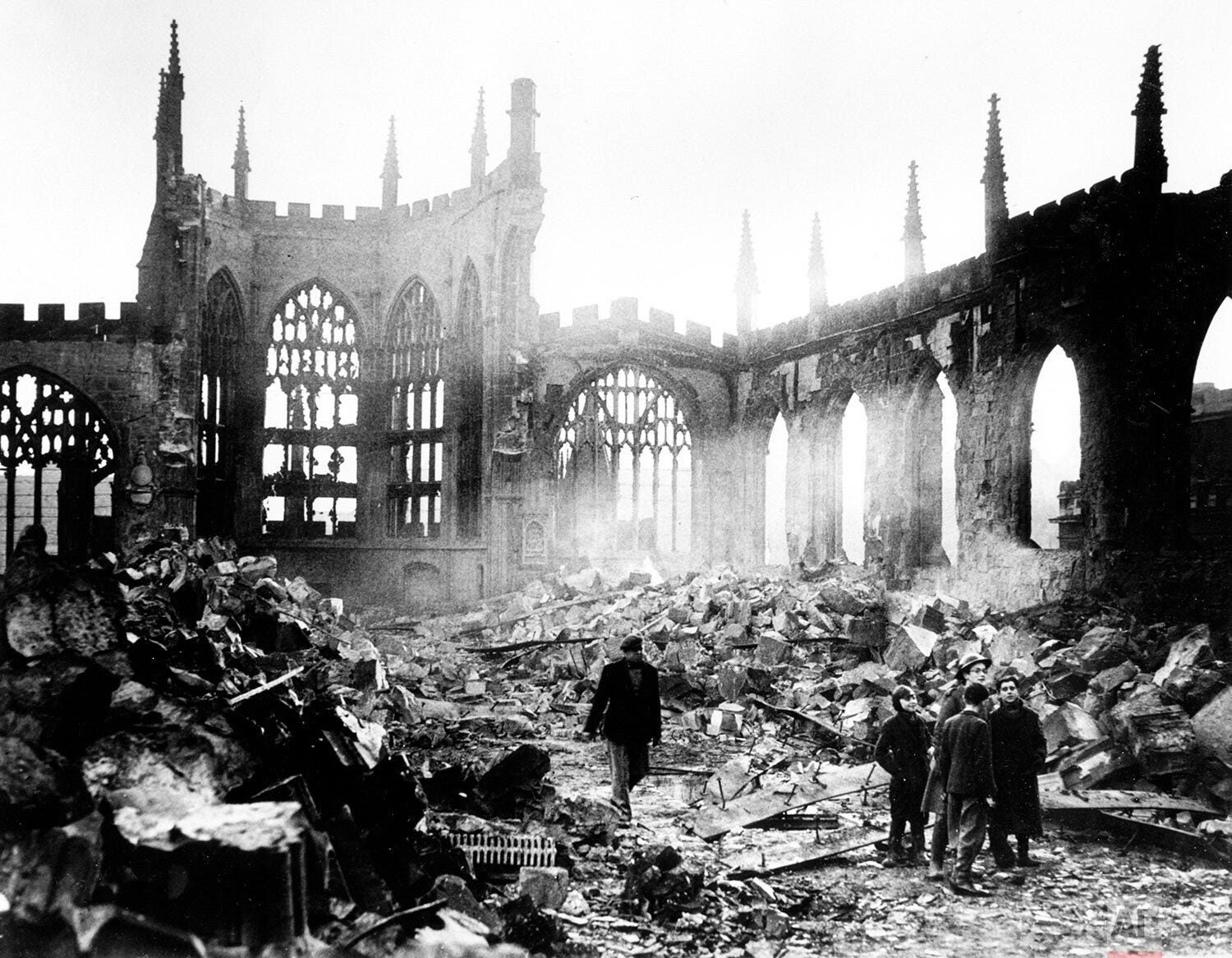 The Battle of Britain & The Blitz: Iconic WWII Photos