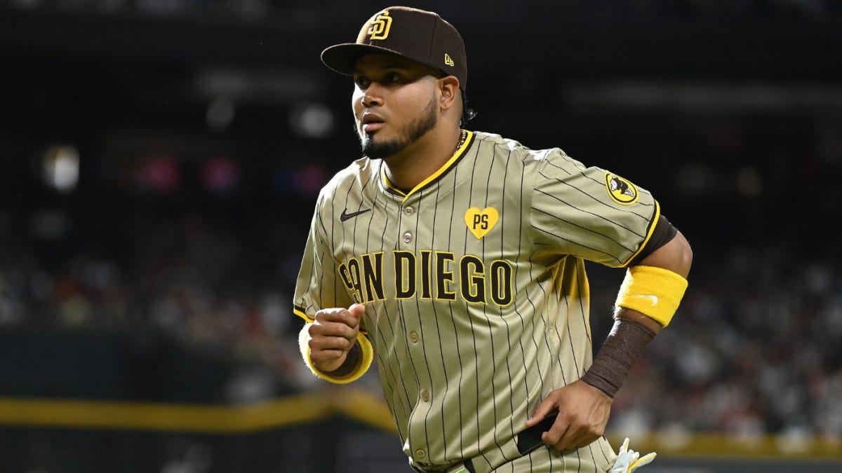 Luis Arraez trade: Two-time batting champion becomes first player with four  hits in Padres debut - CBSSports.com