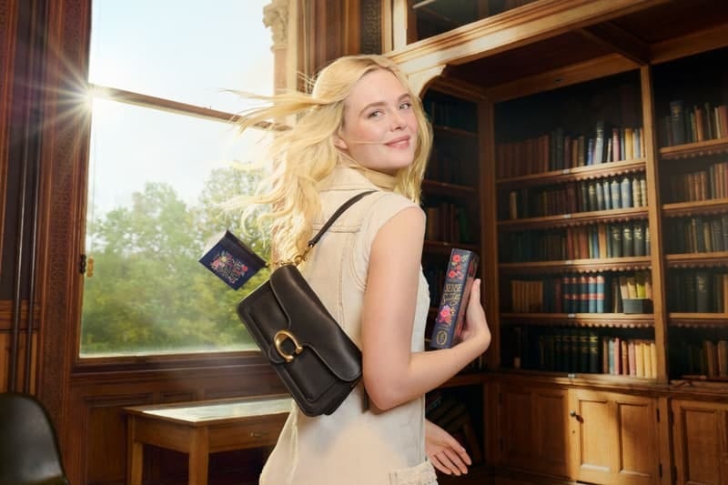 Coach lança pingentes de livros para a sua bolsa | Hypebae Coach lança pingentes de livros para a sua bolsa | Hypebae