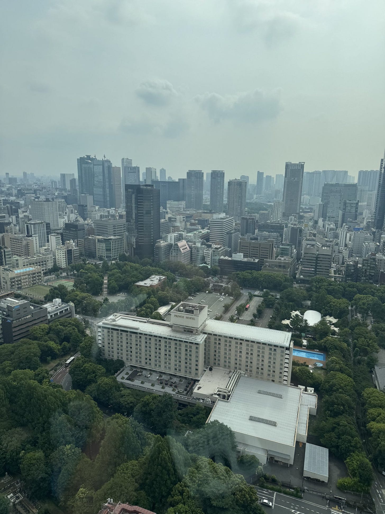 登り切ったあとに見えた外の風景。少し落ち着いてから眺めた景色 登り切ったあとに見えた外の風景。少し落ち着いてから眺めた景色