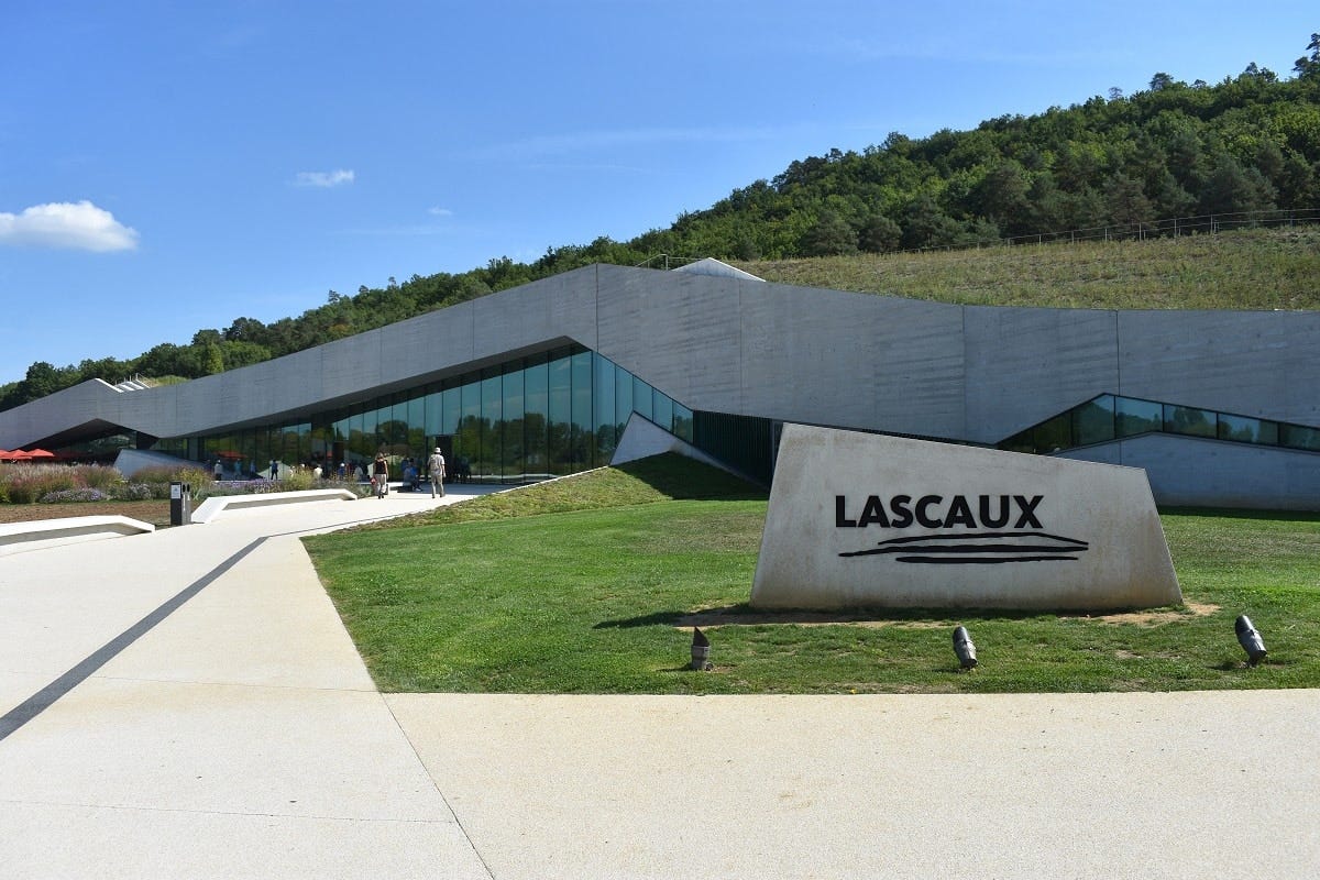 Du betrachtest gerade Die Höhlen von Lascaux: Frankreichs berühmteste prähistorische Höhle