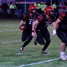 High School Football Roundup: Wahkiakum answers 'wakeup call' in opening round of State