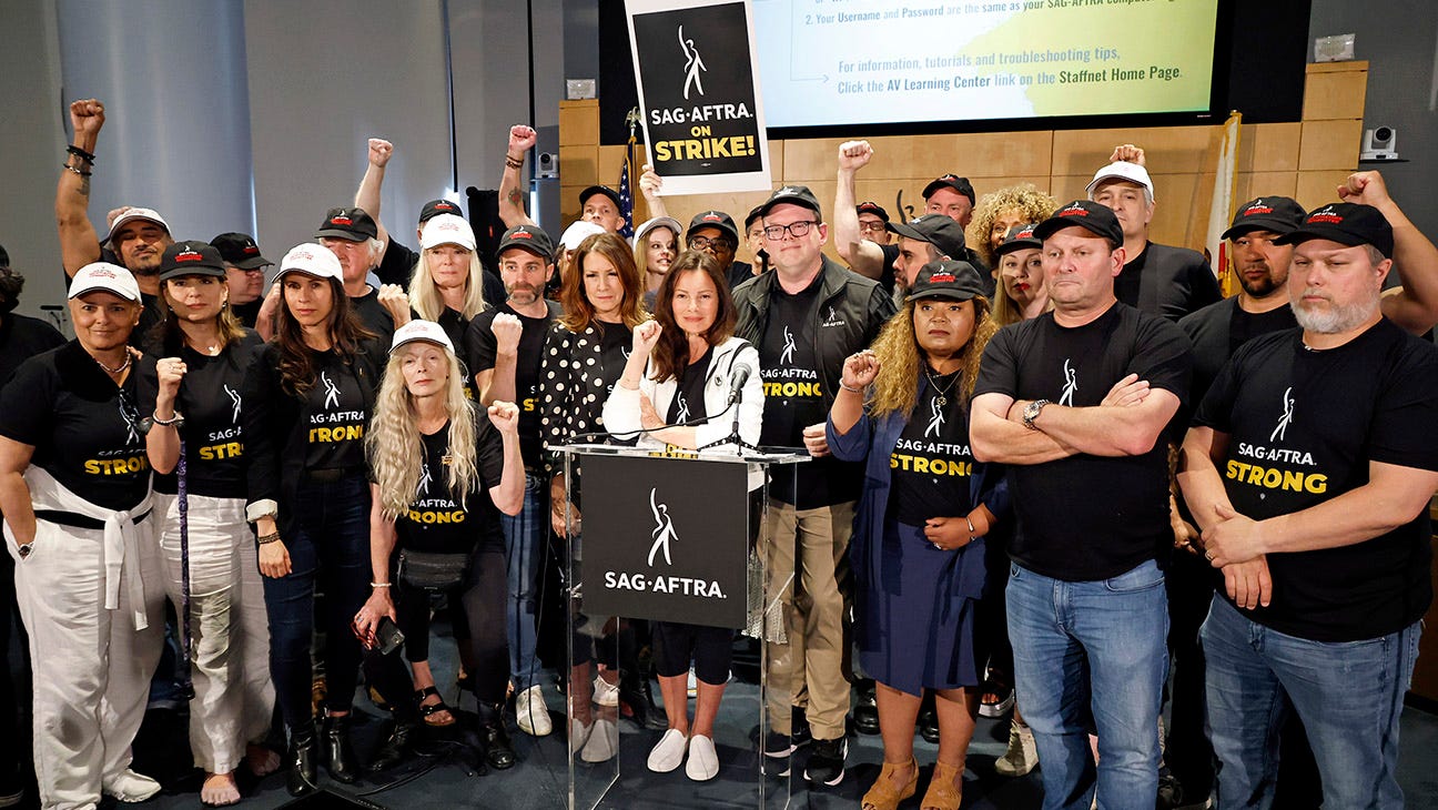 SAG-AFTRA Strike Called as Studio Talks Collapse – The Hollywood Reporter
