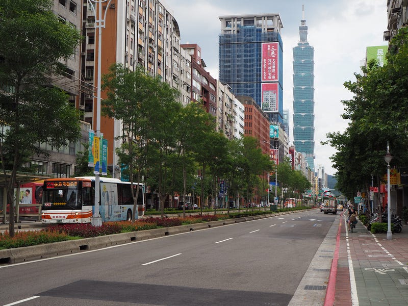Taipei 101 street view