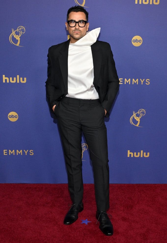 Dan Levy Wears a Unique Loewe Suit at 76th Annual Emmy Awards