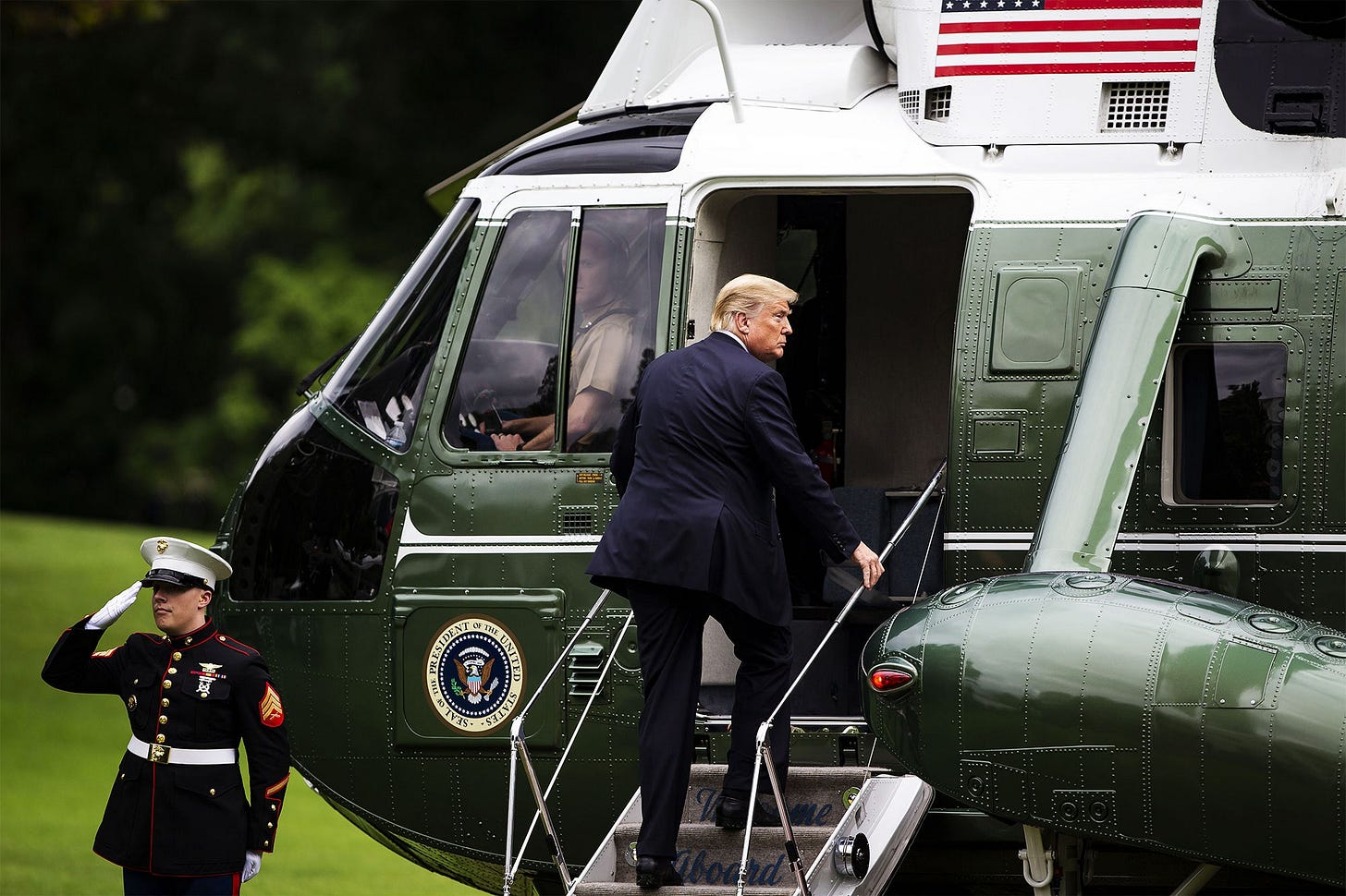 White House Scrambles as Trump Unloads on Mueller: Deranged Tweets Just His  “Opinion” | Vanity Fair