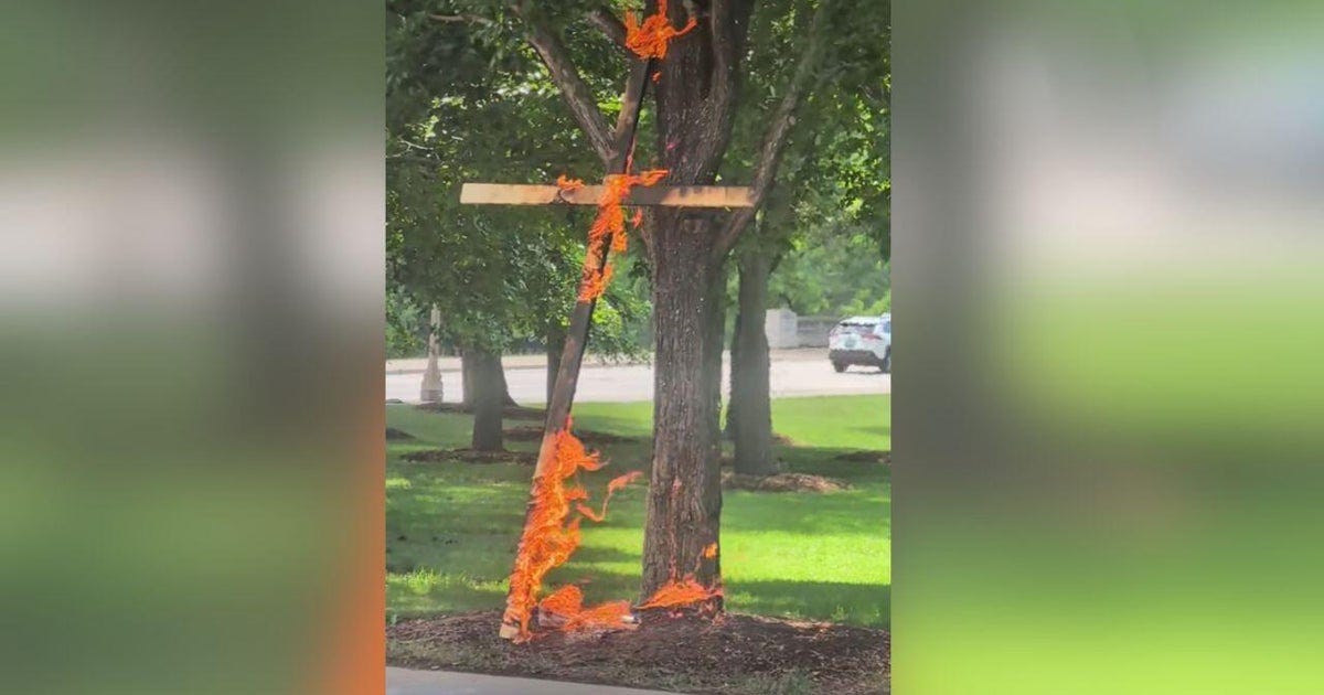 Burning cross in Grant Park shocks passerby, prompts CPD investigation - CBS Chicago Burning cross in Grant Park shocks passerby, prompts CPD investigation - CBS Chicago