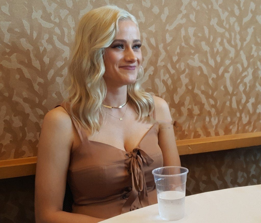 olivia dudley alice the magicians mttg at comic con olivia dudley alice the magicians mttg at comic con