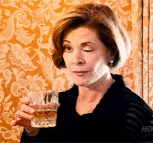 Lucille Bluth Wink GIFs | Tenor