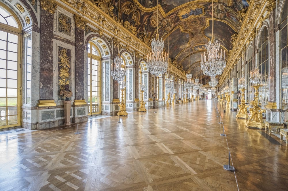 Hallway of Mirrors: Unveiling Mysteries & Mind-Bending Illusions