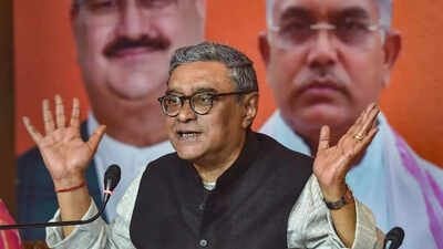Swapan Dasgupta among 35 new mantris in Bengal CM Suvendu Adhikari's govt Swapan Dasgupta among 35 new mantris in Bengal CM Suvendu Adhikari's govt