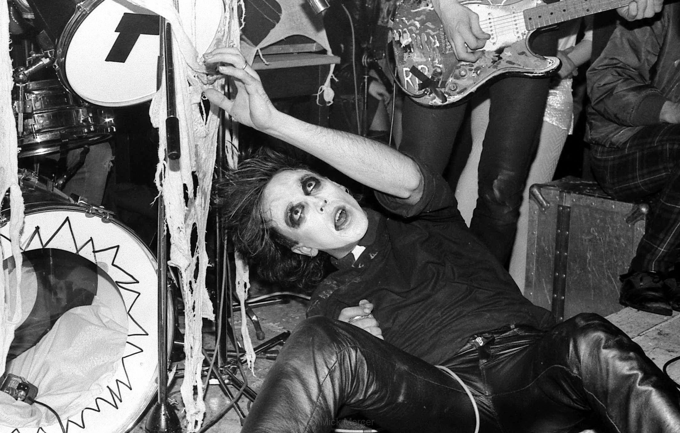 ON THIS DAY  in 1983 - ALIEN SEX FIEND