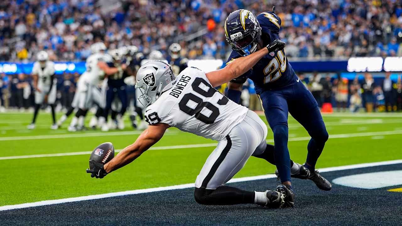 Raiders 2025 Week 13 Highlights vs. Los Angeles Chargers | Brock Bowers' incredible one-handed touchdown catch Raiders 2025 Week 13 Highlights vs. Los Angeles Chargers | Brock Bowers' incredible one-handed touchdown catch