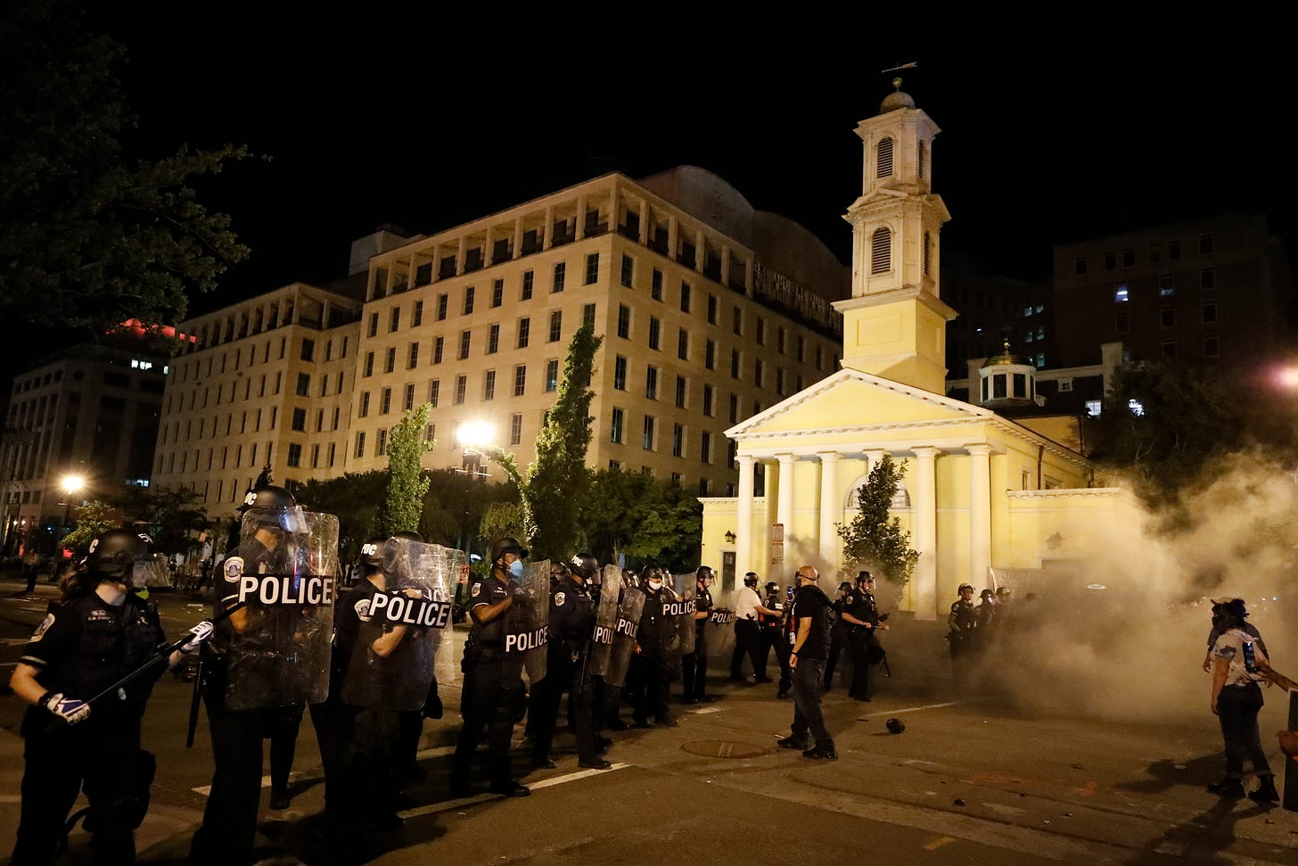 St. John's Episcopal Church, historic church next to the White House, set  on fire during protests - The Washington Post