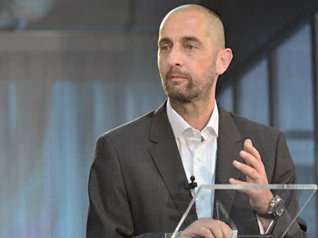 Dragoş Damian, CEO Terapia: Domnule Prim-Ministru, o sa ducem in urmatorii trei ani greul flancului estic. Analişti, consultanţi, avocaţi, lobişti, la treabă! Veniţi cu soluţii pentru România
