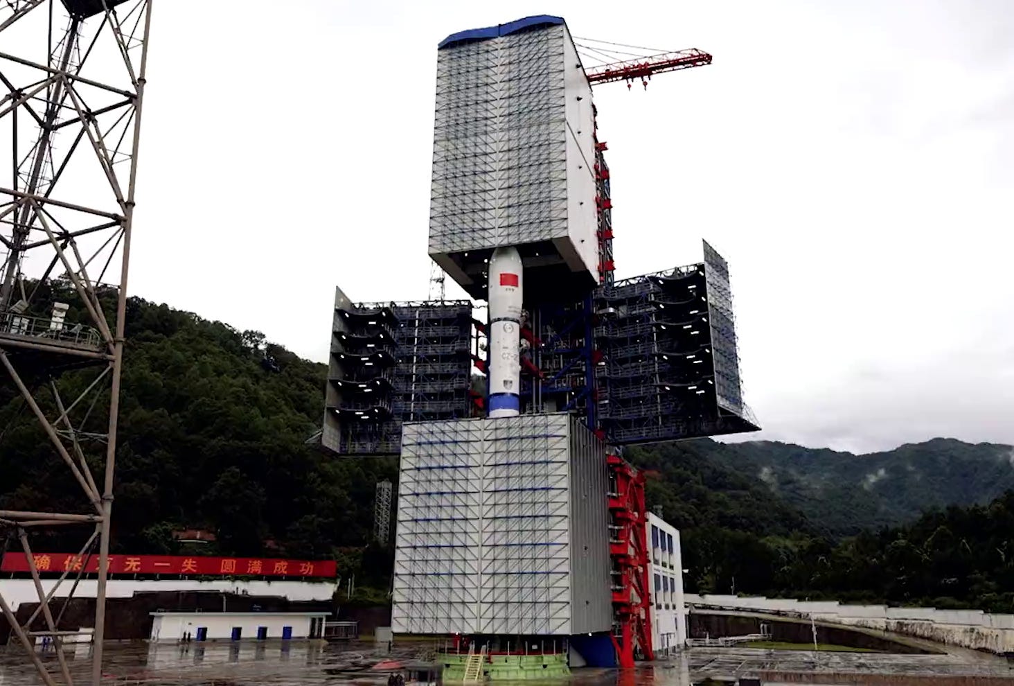 100th Long March 2D Launches Two New Test Spacecraft! [Long March
