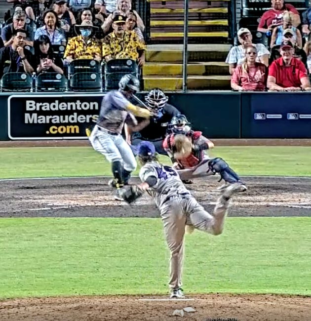 De Los Santos Punches Go-Ahead Homer, Marauders Level Mighty Mussels 12-9