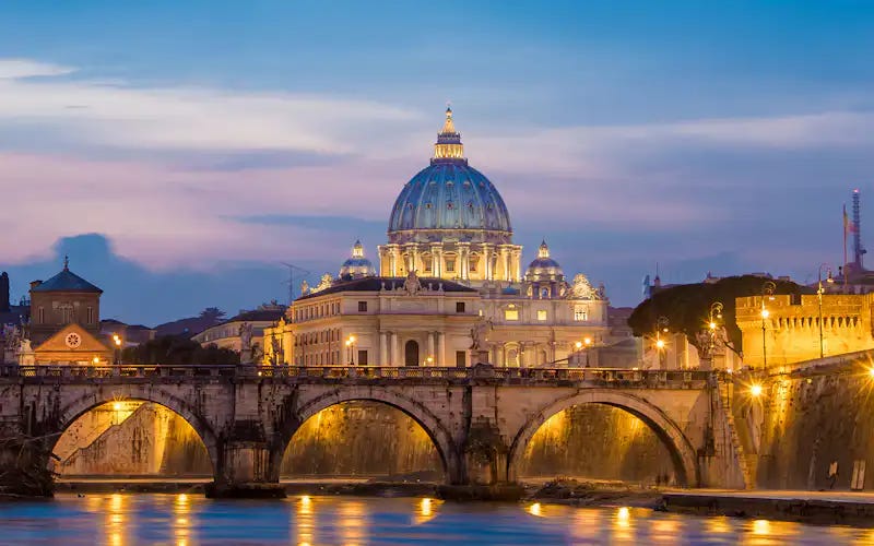 Your Guide to Visiting St. Peter's Basilica at Night