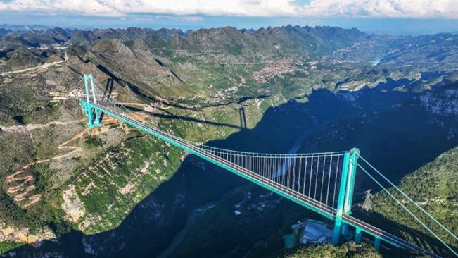 China opens world's highest bridge, breaking its own record China opens world's highest bridge, breaking its own record
