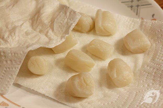 before you sear sea scallops you must dry them well