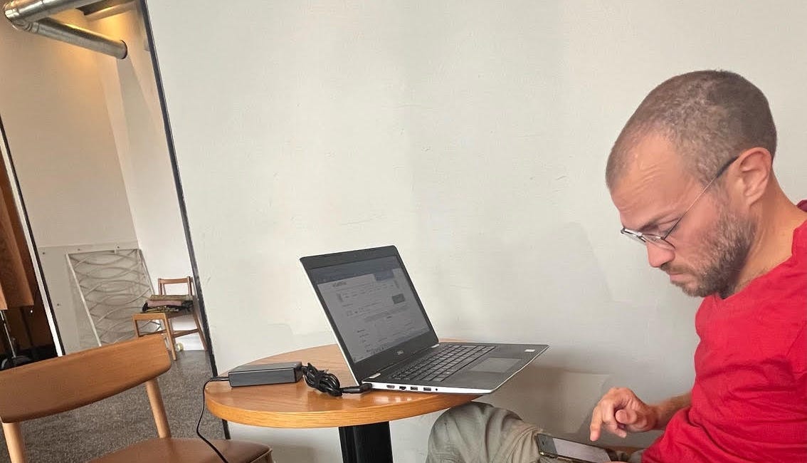 Starbucks, fast internet, and amazing sofas: working remotely in the Middle East