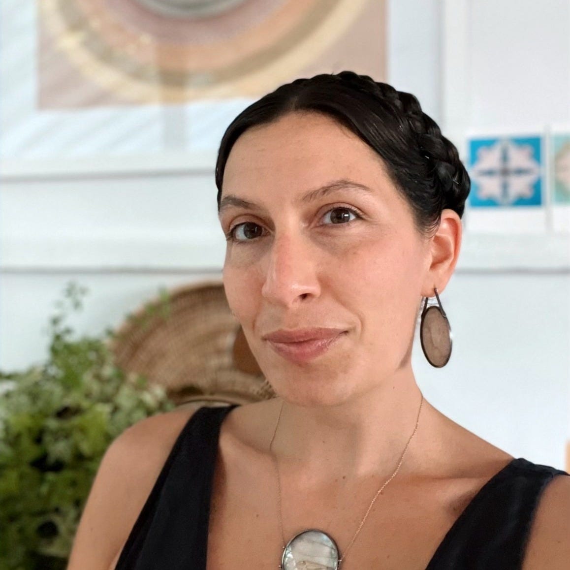 Danielle Vogel logo