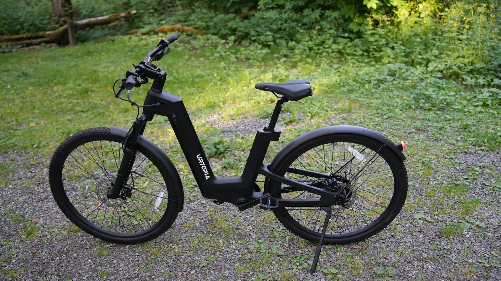 Urtopia Carbon Fusion Pro: Lightweight fiber road and trail champ