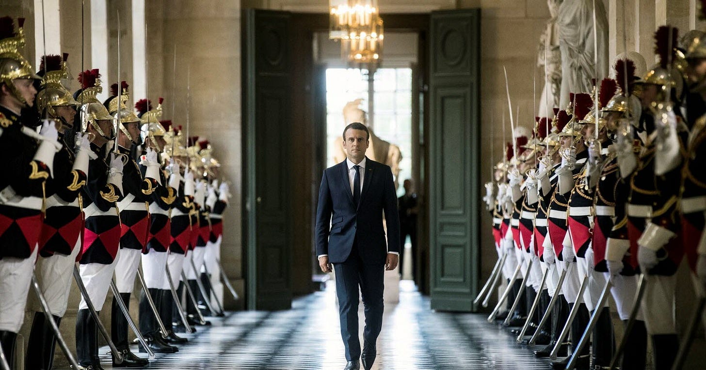 Politique Congrès de Versailles. Le Président Macron est attendu au  tournant social