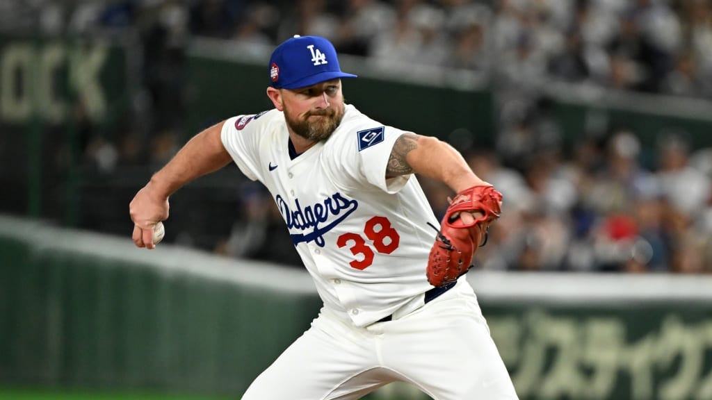 Kirby Yates strikes out two in Dodgers debut