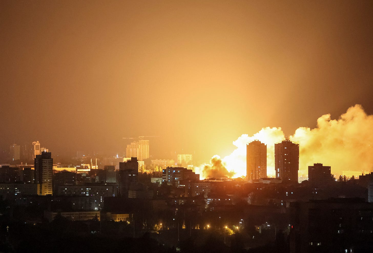 Exclusive: US believes Russia response to Ukraine drone attack not over  yet, expects multi-pronged strike | Reuters