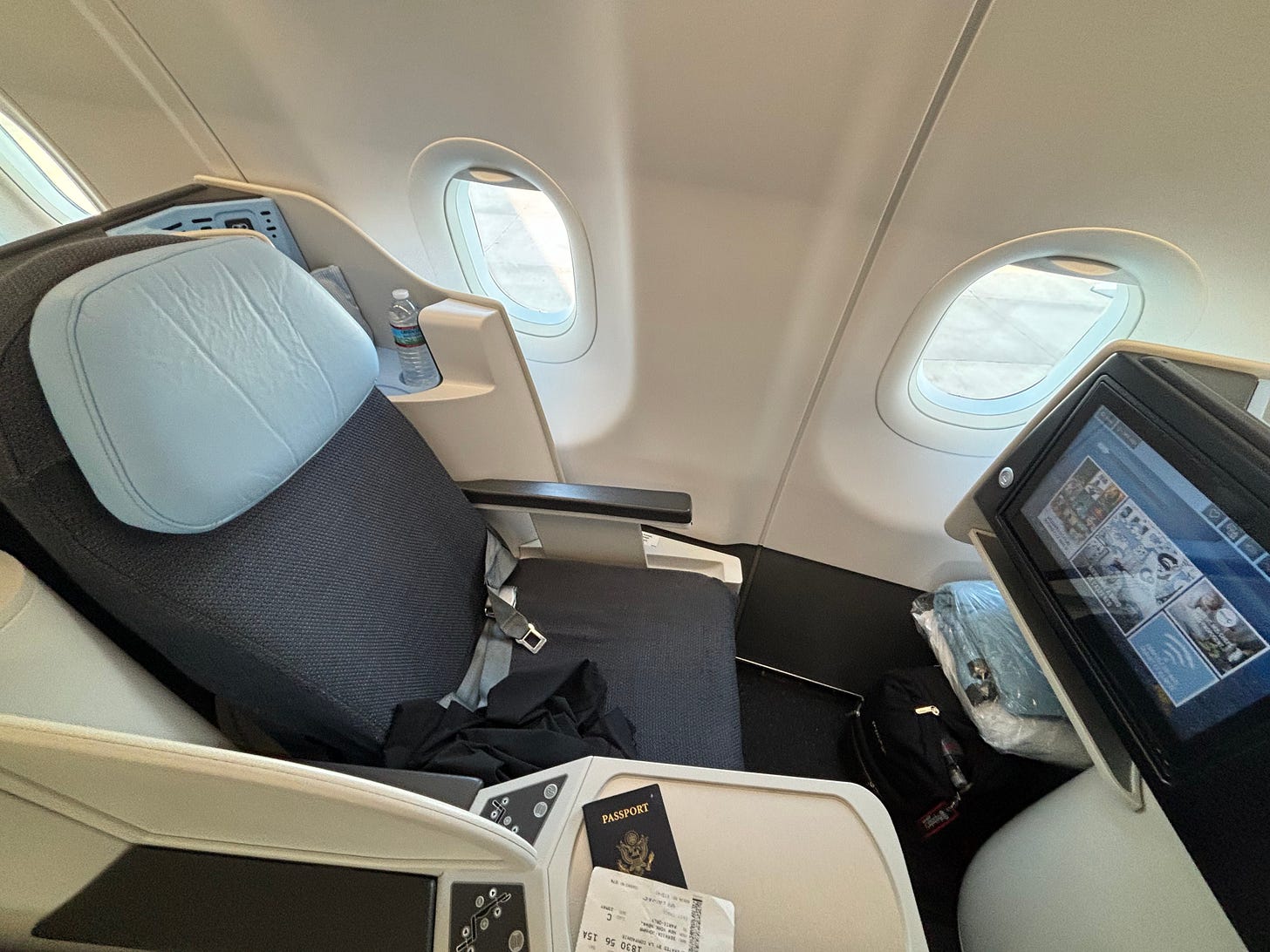 Lie-flat seats on La Compagnie
