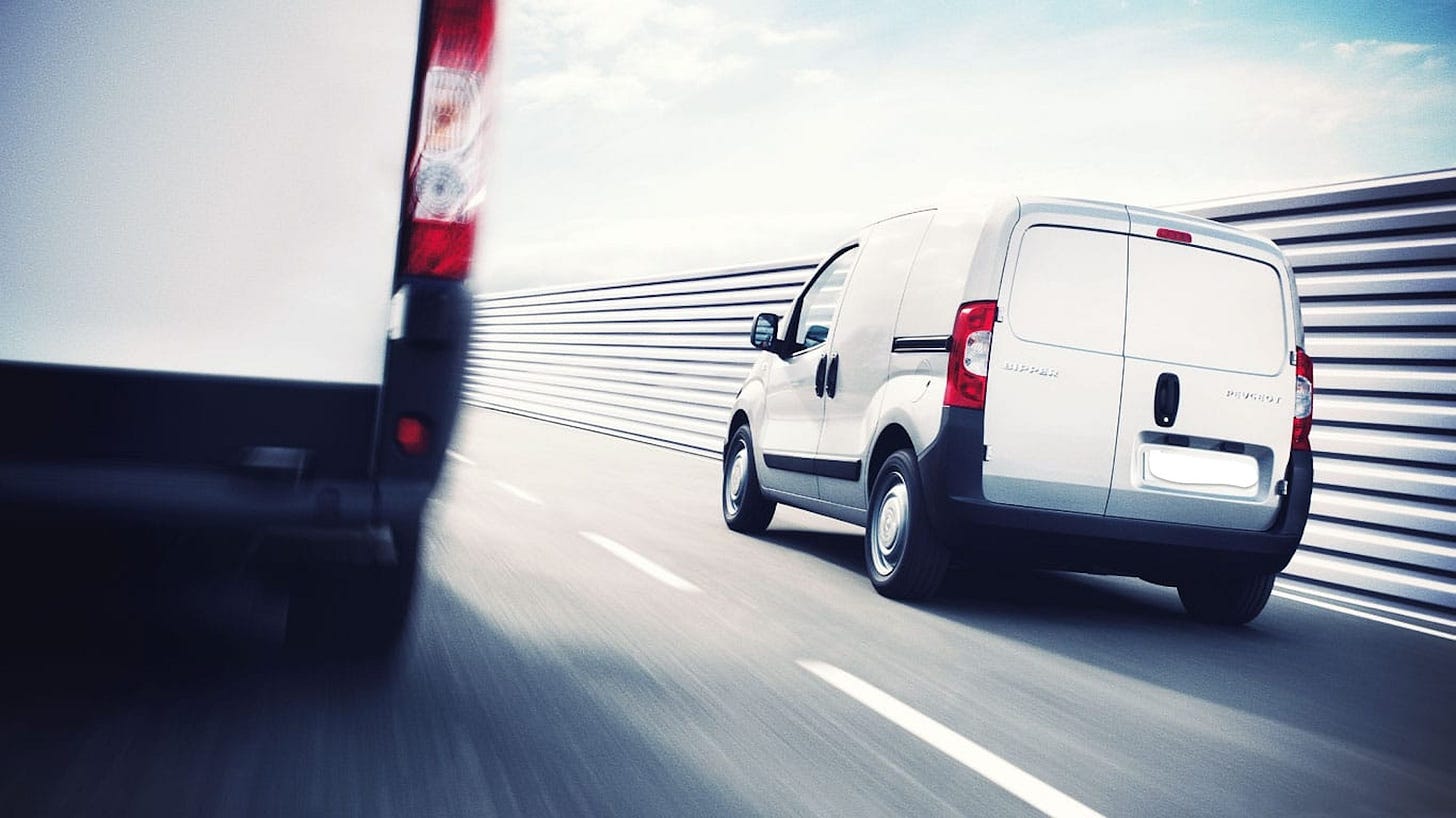 stress au volant : camionnette blanche