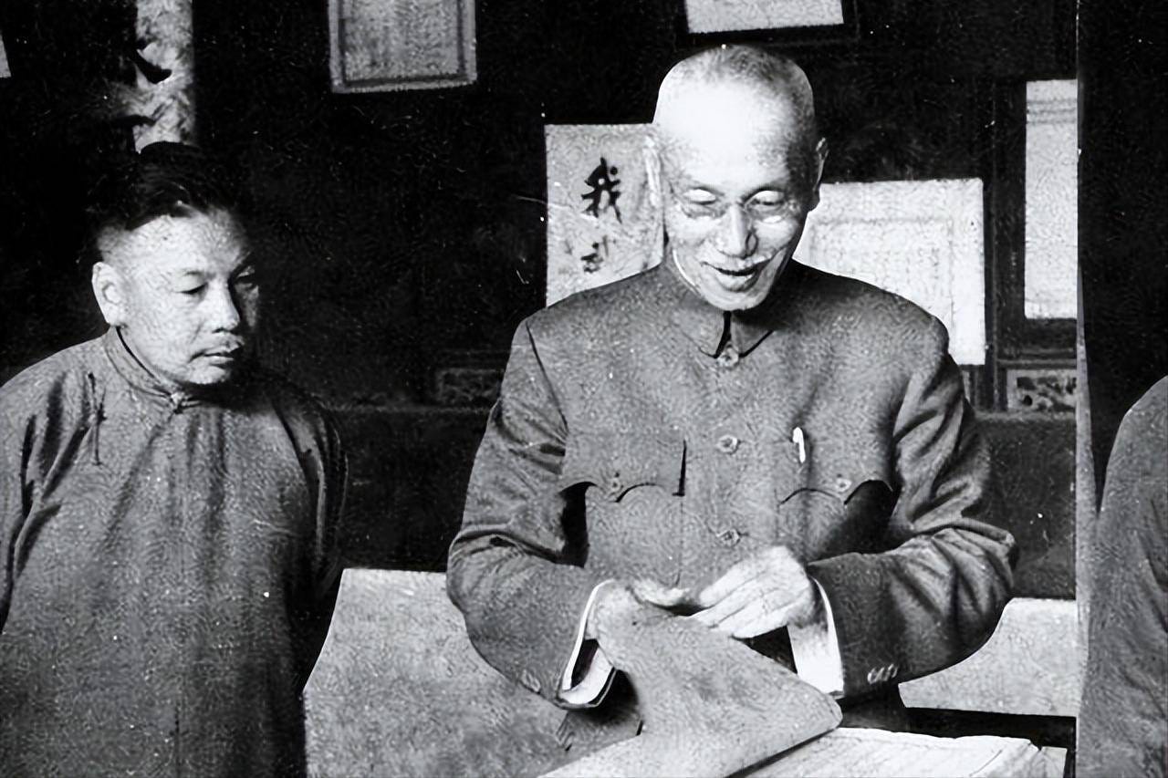 蒋介石的悲惨晚年：遭遇车祸病痛缠身，死亡原因或与宋美龄有关？_搜狐网
