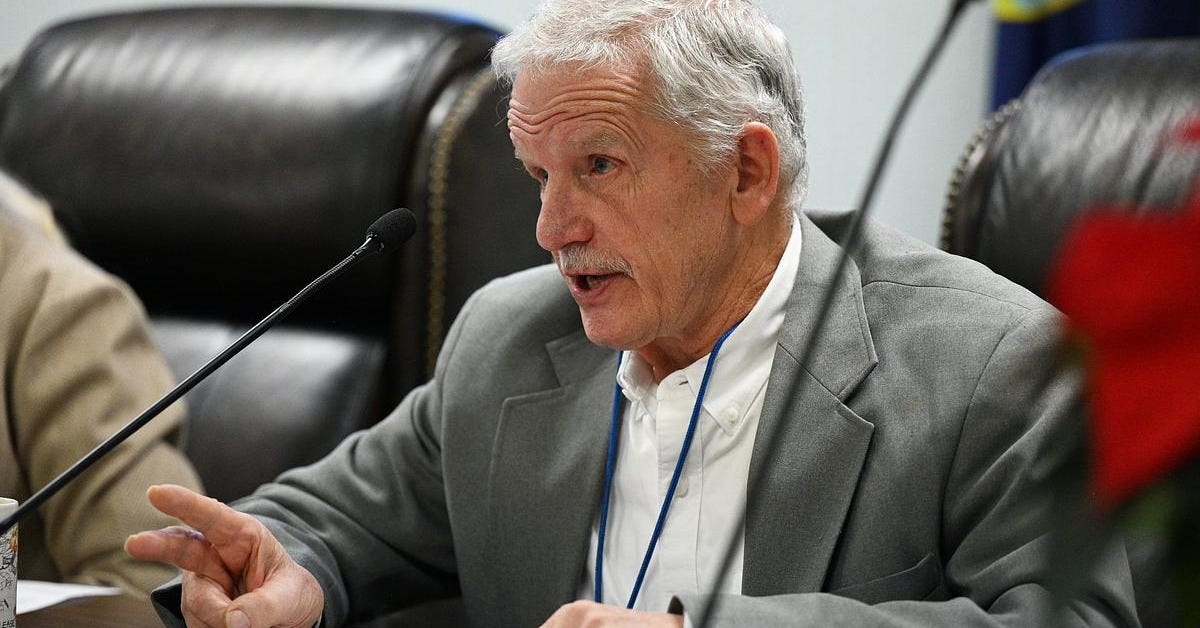 Gianforte suspends PSC commissioner Brad Molnar Gianforte suspends PSC commissioner Brad Molnar