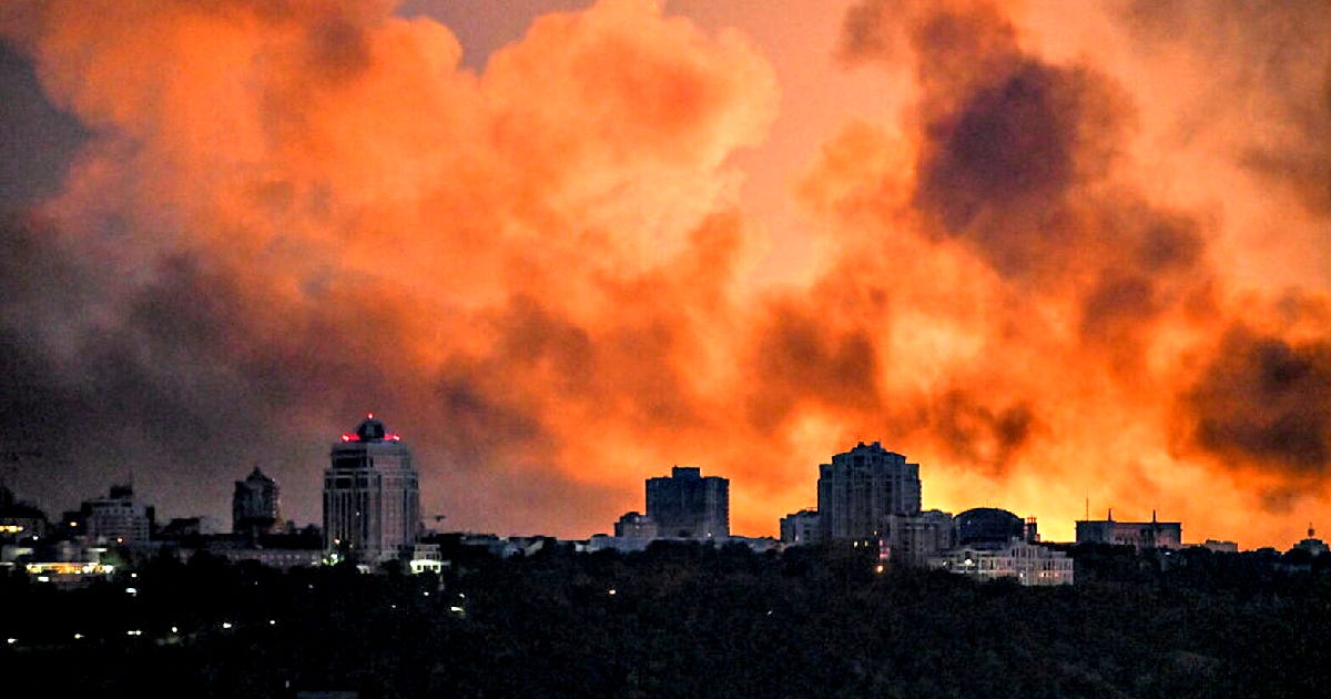 Massive Russian Missile Strike Rocks Kiev – Hypersonic Oreshniks Used for the Third Time in the War (VIDEOS) – Paul Serran