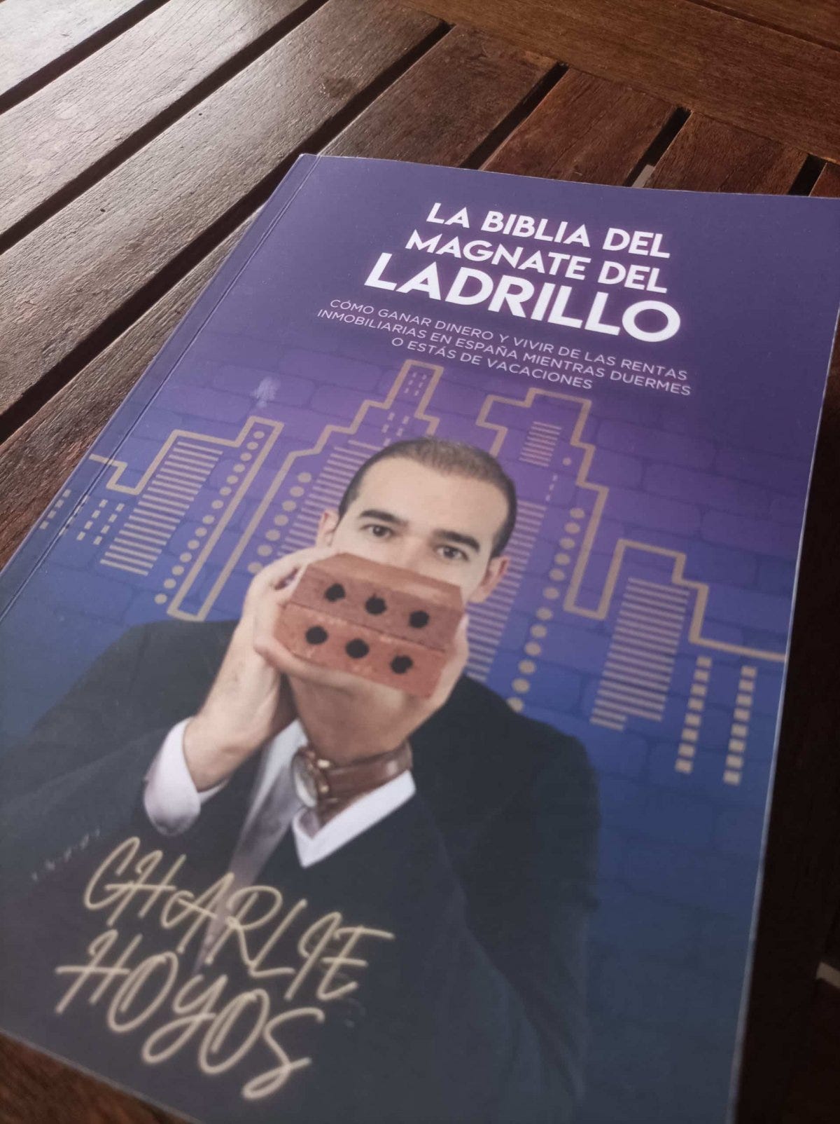 La Biblia del Magnate del Ladrillo