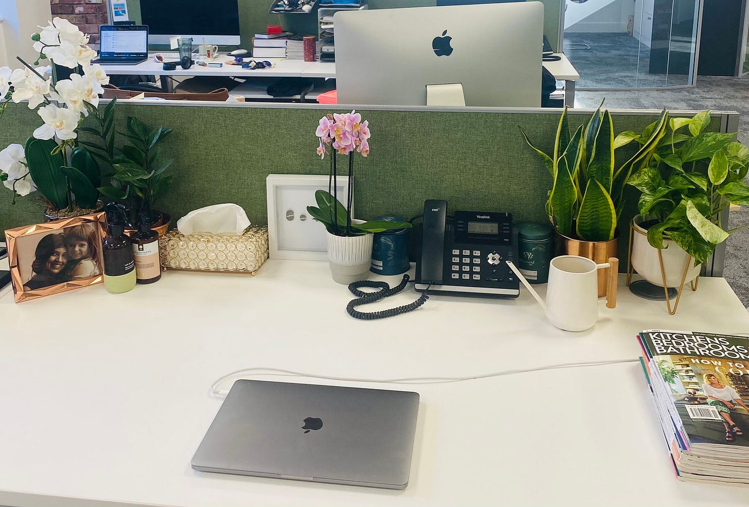 the author's pretty and tidy desk at work