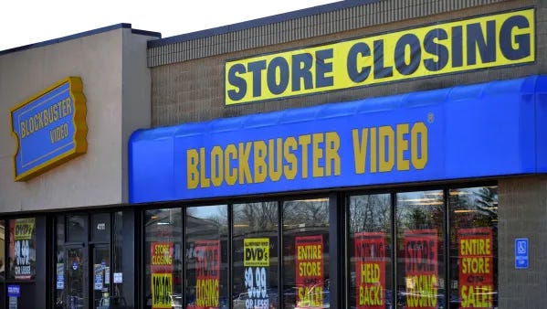 איך בלוקבאסטר כמעט ניצחו את נטפליקס