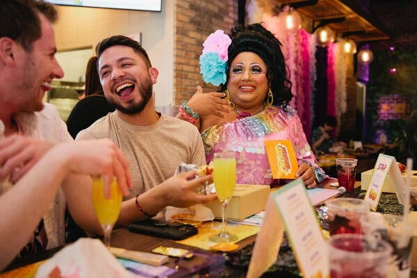 At Taco Bell, the Drag Brunch Goes Corporate - The New York Times