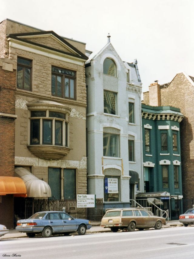 Charming North Dearborn Street townhouses, providing a residential glimpse into Chicago, February 1996. Charming North Dearborn Street townhouses, providing a residential glimpse into Chicago, February 1996.