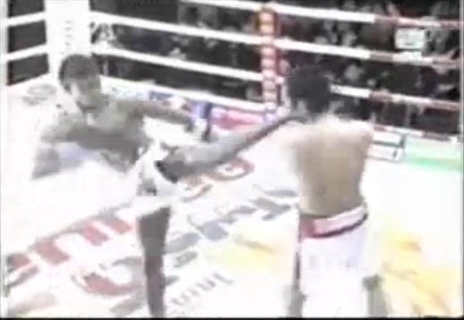 Muay Thai Boxing: Buakaw Por Pramuk vs Satoshi Kobayashi D4D Toyota Cup,  Final Lumpinee Stadium Bangkok, Thailand