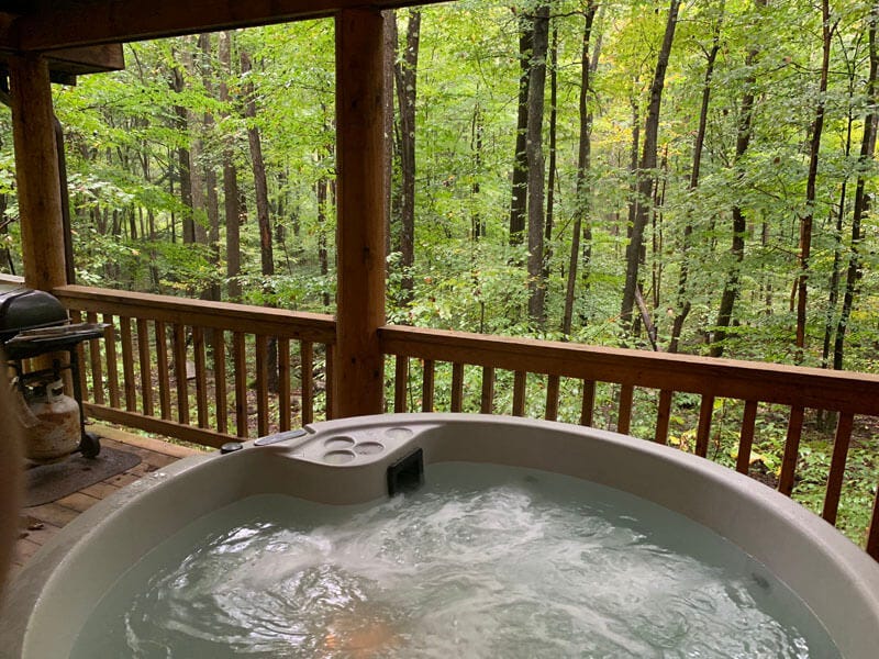 Cabins with Hot Tubs & Nightime Scenery | Mountain Creek Cabin Rentals