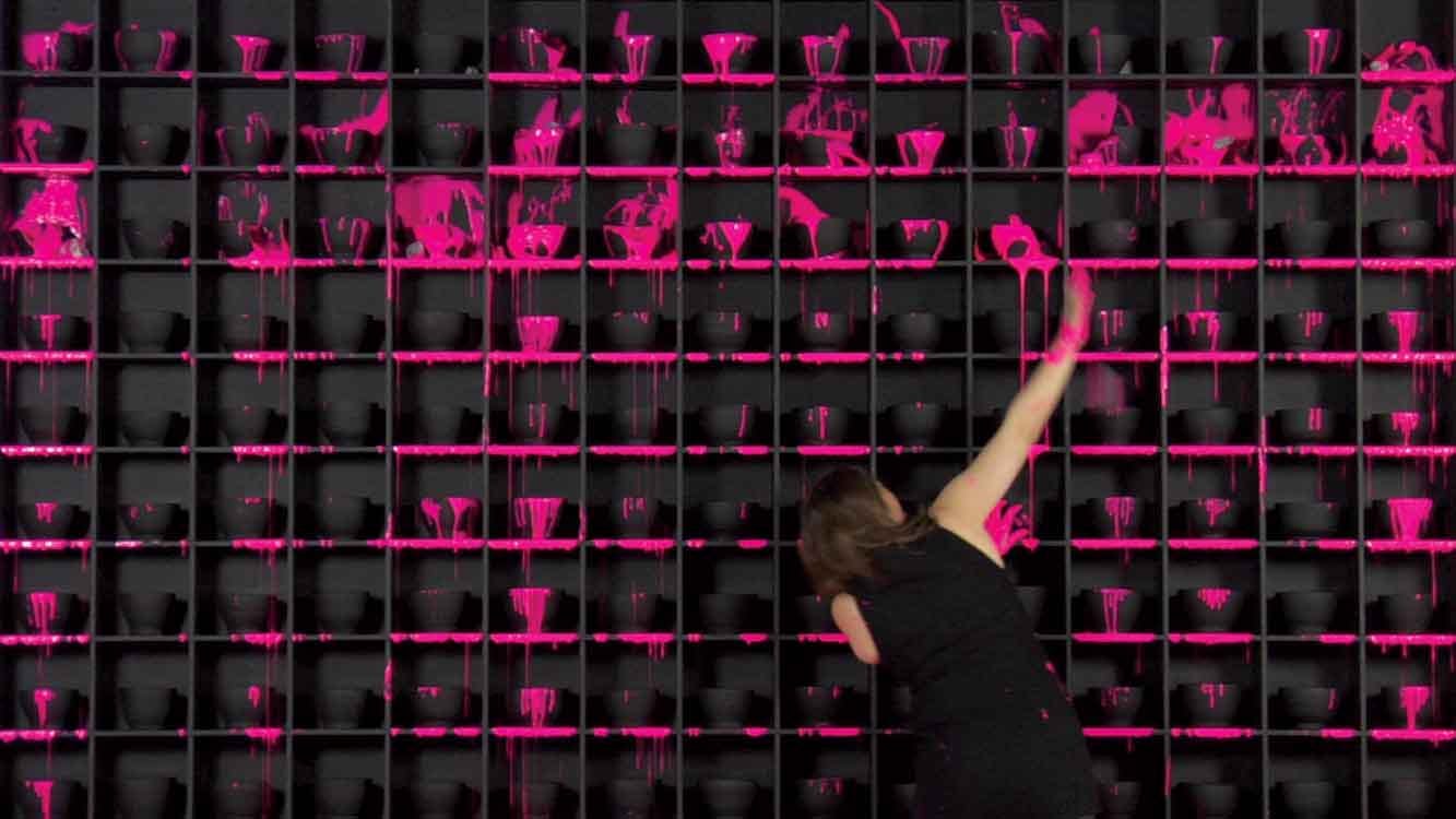 ARTDISTRICTS Magazine » Reviews » Kate Gilmore: Rock, Hard, Place
