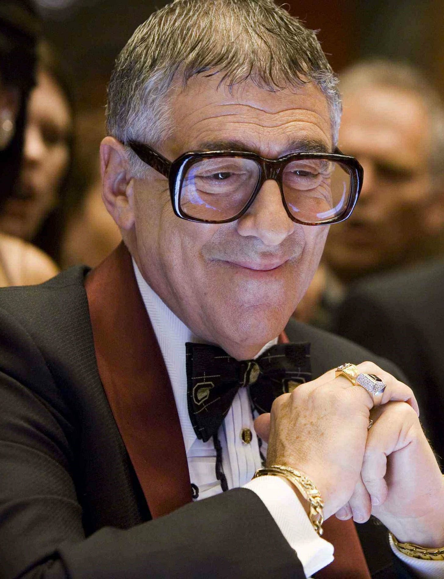 Joanna Robinson on X: "The thing about Elliott Gould is I called the  company that made his sun/glasses in Ocean's Eleven and I asked them to  send me a pair. The guy