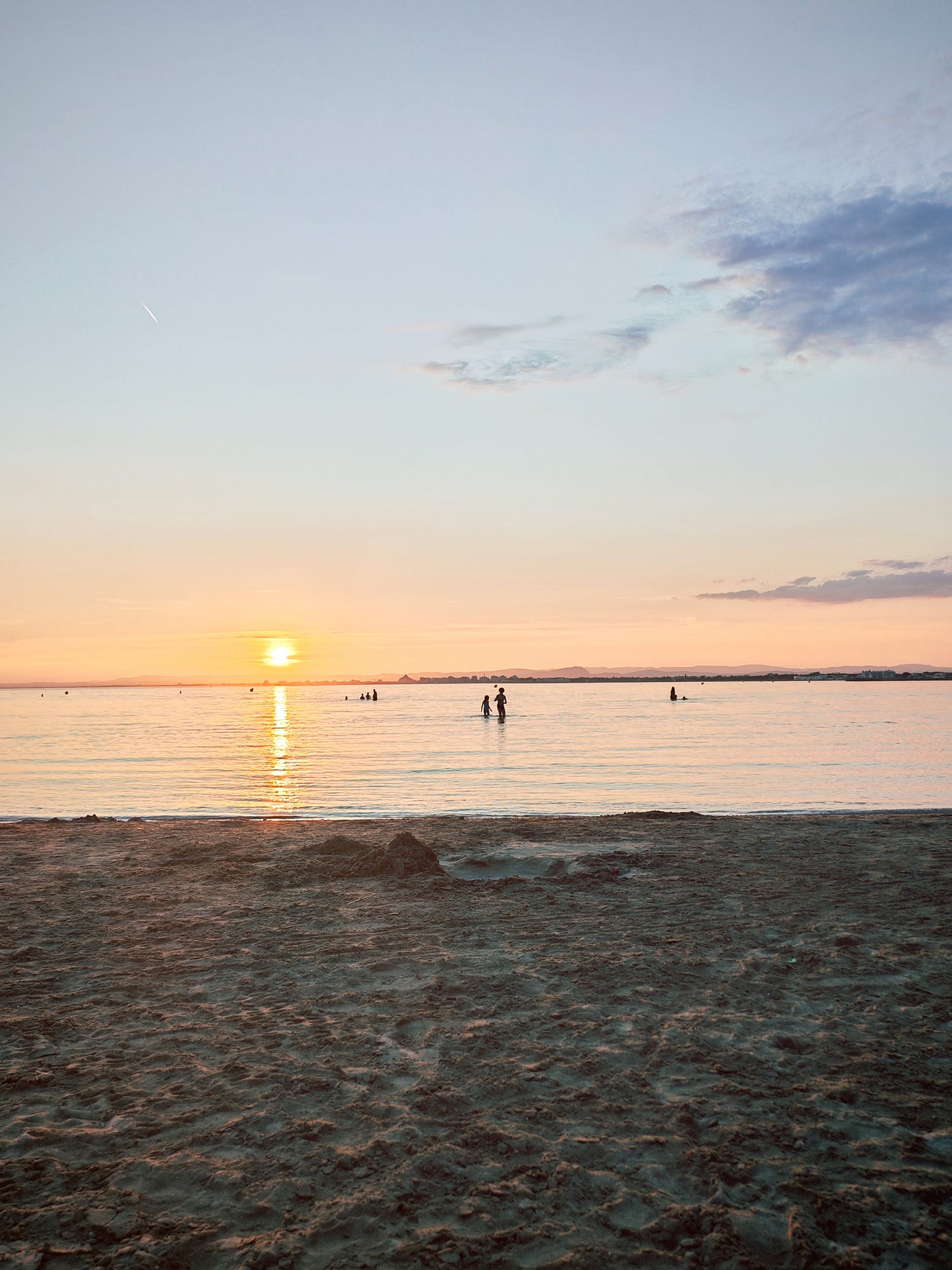 A sunset near the Étang l’Or