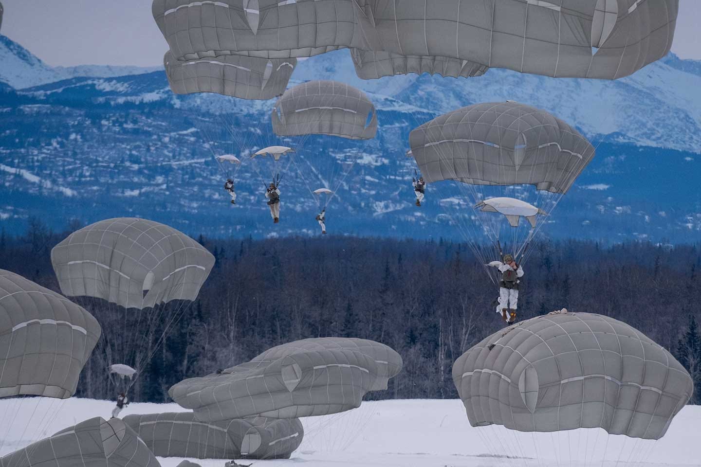 U.S., Canadian Soldiers train to survive and thrive at Arctic warfighting exercise - The Watch U.S., Canadian Soldiers train to survive and thrive at Arctic warfighting exercise - The Watch