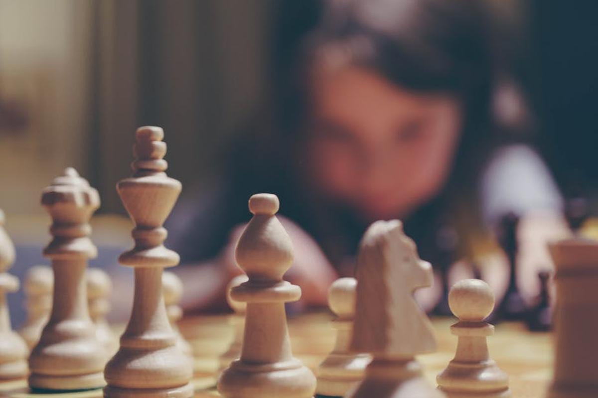 Peut-on expliquer les échecs par les mathématiques et l'informatique ?