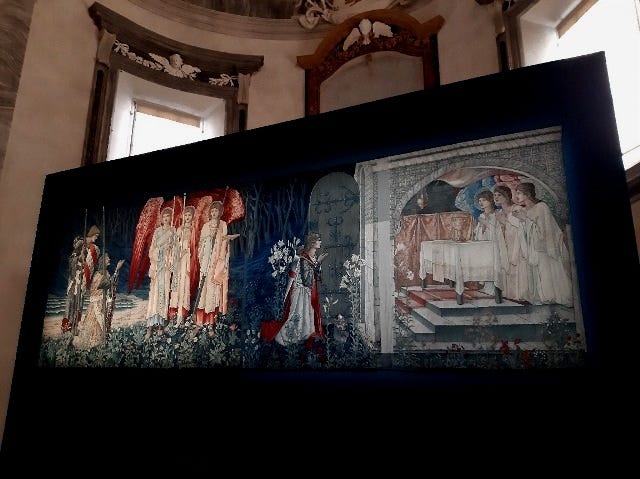 un arazzo sul Santo Graal di Edward Burne-Jones